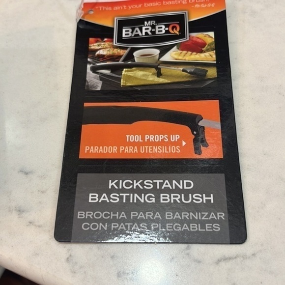 Grilling bundle . All brand new ! Spatula , tongs , s’mores & brush   . NWT - Picture 3 of 5